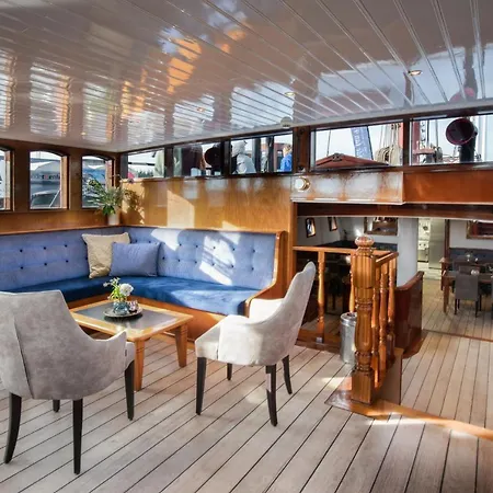 Leafde Fan Fryslan מלון